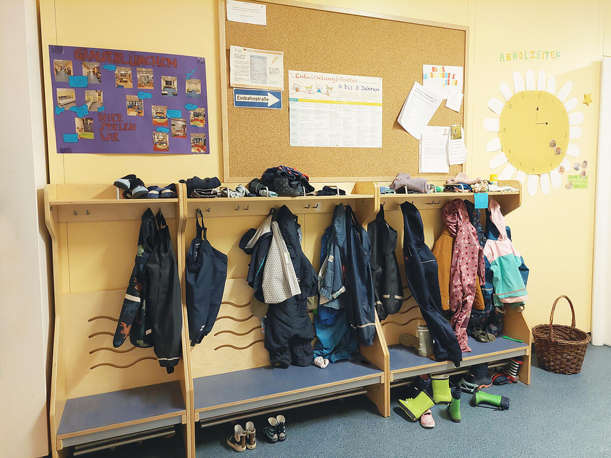 Garderobe in der Kita Löwenzahn
