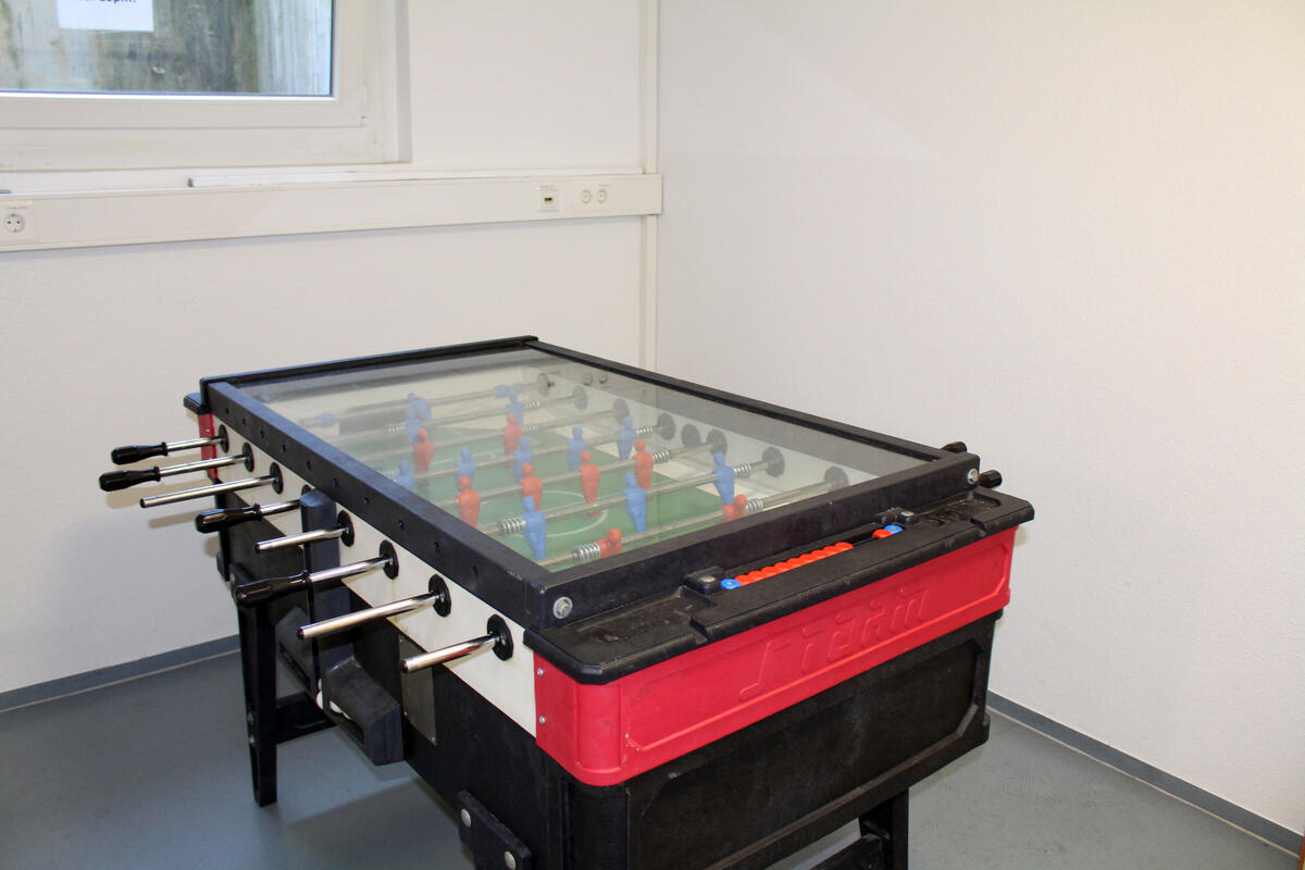 Tischkicker im Wohnheim in der Geschwister-Scholl-Straße