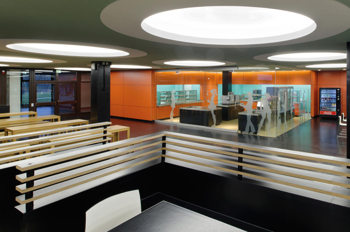 Theke der Cafeteria der Hochschule für öffentliche Verwaltung und Finanzen